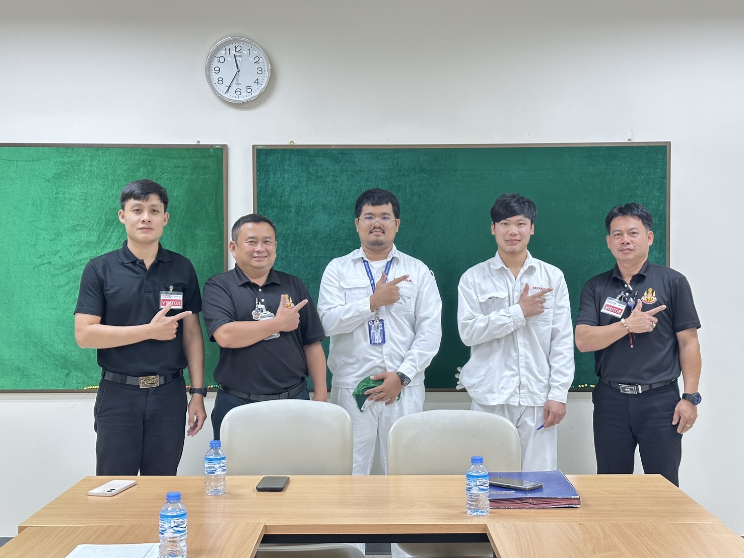 วันที่ 20 ก.ค. หัวหน้างานทวิภาคีพร้อมคณะผู้สอนในรายวิชาร่วมกับสถานประกอบการ นิเทศนักศึกษาฝึกอาชีพในสถานประกอบการ สาขาวิชาเครื่องกลและยานยนต์ ณ ฮอนด้า ออโตโมบิล (ประเทศไทย) จำกัด นิคมอุตสาหกรรมโรจนะ ปราจีนบุรี
